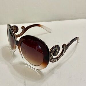 Elegant, Fashionable Smoky Brown Round Sunglasses with Rhinestones